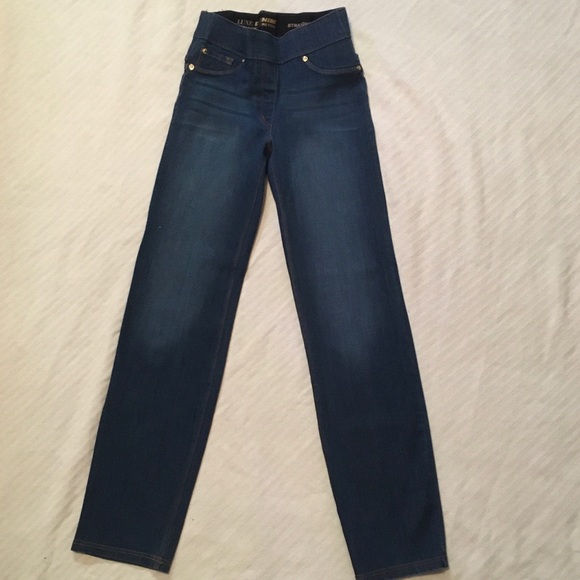 Dark Wash Luxe Denim Jeggings - Picture 2 of 8